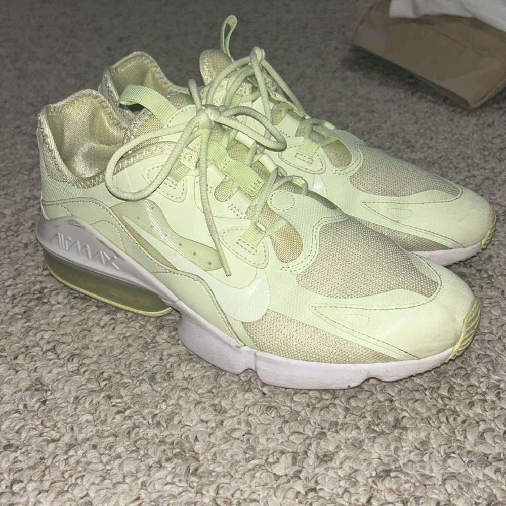 NWOT Nike Airmax